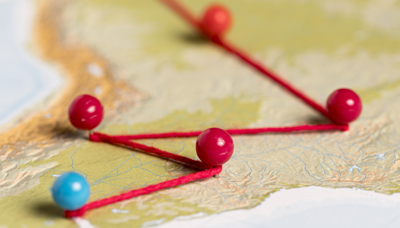 «La industria farmacéutica es clave para que la autonomía sanitaria sea política de Estado»