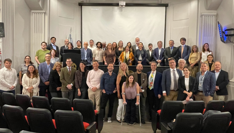 Construyendo una arquitectura ética y técnica para una IA en salud centrada en la dignidad humana