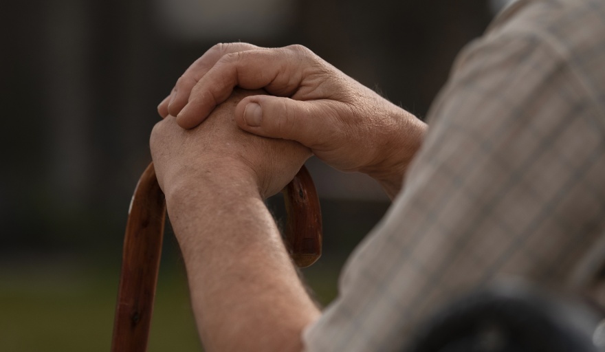Salud, vivienda y cuidados: una agenda urgente para una vejez digna